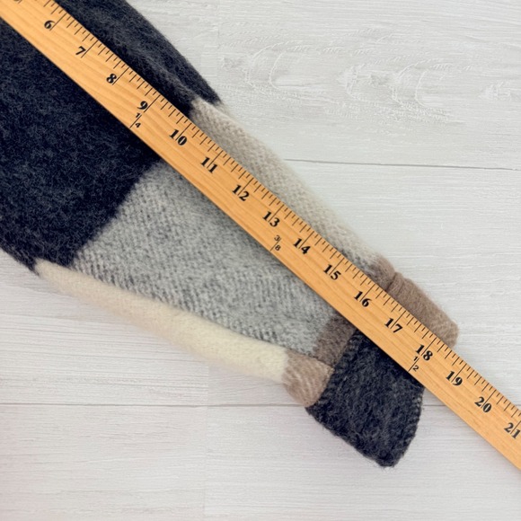 ZARA Oversized Plaid Shacket Jacket Size M Wool Blend Fringe Back Neutral Cozy - Picture 13 of 14